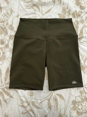 ALO Yoga Olive Green High-Rise Biker Shorts